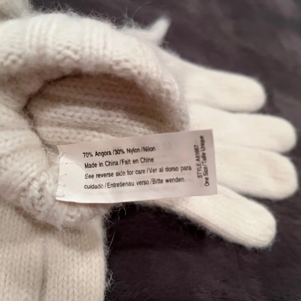 Isotoner Women’s Gloves - Angora (Ivory) - Picture 3 of 4